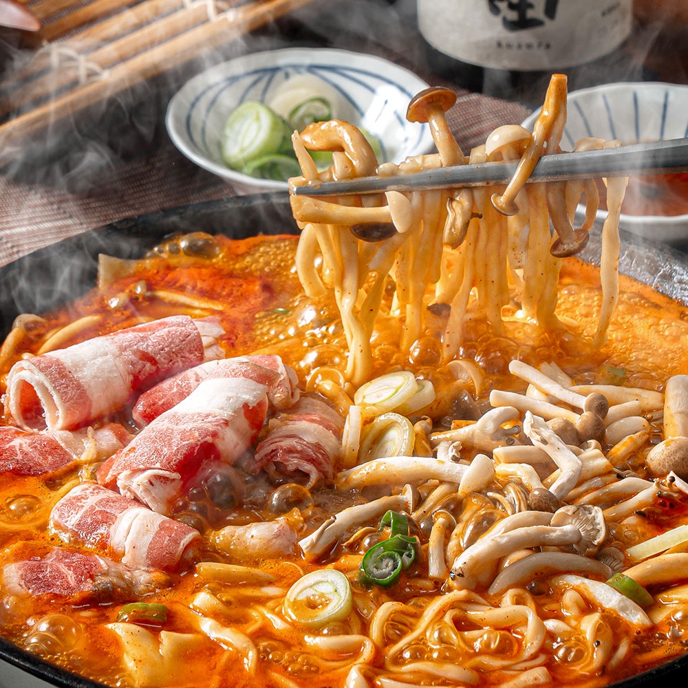 얼큰우삼겹버섯칼제비